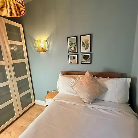 Апартаменти Bijou In The Heart Of Clifton Village