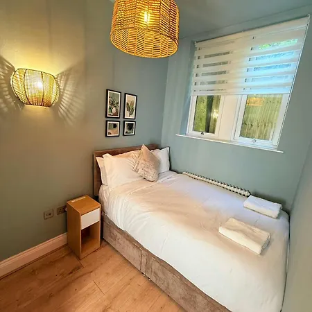 Bijou In The Heart Of Clifton Village Апартаменти Бристоль